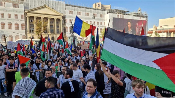 العاصمة الرومانية تشهد مظاهرة حاشدة تضامنا مع الشعب الفلسطيني ضد جرائم الحرب الإسرائيلية