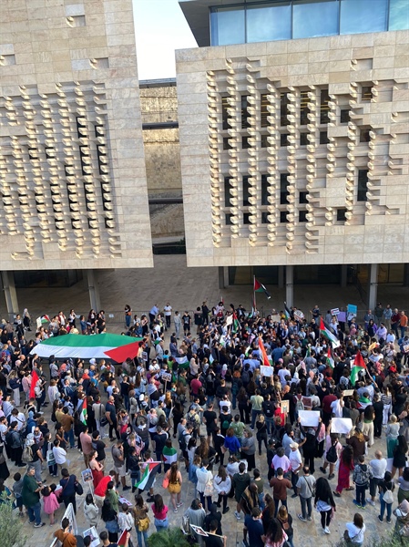 مظاهرة ضخمة في مالطا تضامنا مع شعبنا