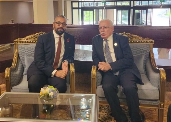 المالكي يطالب نظيره البريطاني بالعمل على الوقف الفوري للعدوان الإسرائيلي