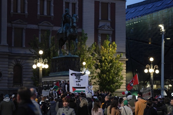 مظاهرات حاشدة في مدن صربية تنديدا بالعدوان على الشعب الفلسطيني