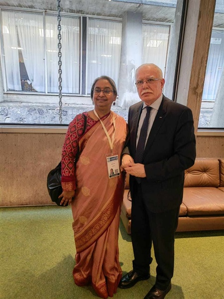 المالكي يلتقي وزيرة التعليم في بنغلاديش خلال اعمال المؤتمر العام لليونسكو في باريس