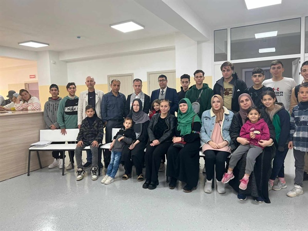 السفير ابو زيد يستقبل العائلات "الفلسطينية-الكازاخستانية" التي تم إجلائها من قطاع غزة