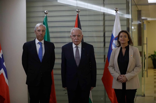 لدى استقباله وزيري خارجية البرتغال وسلوفينيا..الوزير المالكي يؤكد على أهمية تكثيف الجهود الدولية الرامية لانهاء العدوان الإسرائيلي على شعبنا
