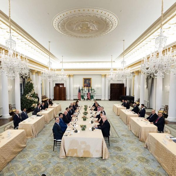 The Ministerial Committee assigned by the Joint Arab Islamic Extraordinary Summit holds official discussions with the US Secretary of State