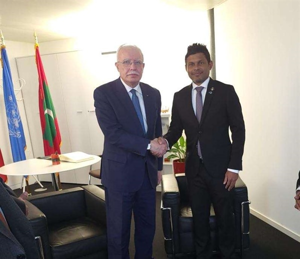 الوزير د. رياض المالكي يلتقي نائب رئيس جمهورية المالديف على هامش فعاليات إحياء الذكرى الخامسة والسبعون لإعلان حقوق الإنسان في جنيف
