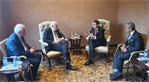 الوزير المالكي يلتقي رئيس وفد سنغافورة على هامش أعمال القمة التاسعة عشرة لرؤساء دول وحكومات حركة عدم الانحياز