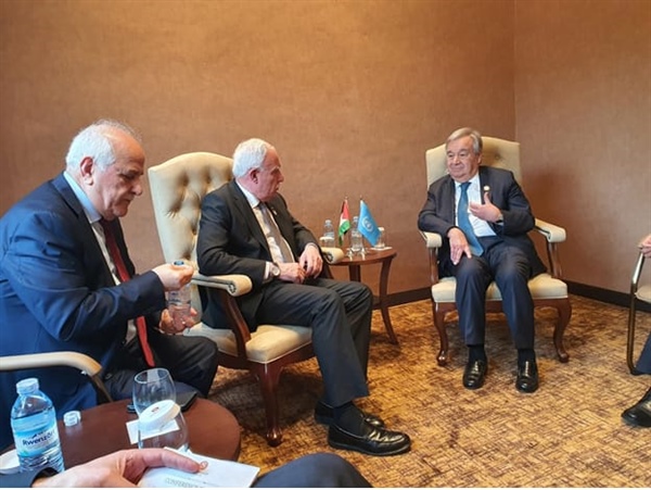 الوزير المالكي يبحث مع غوتيريش أهمية توحيد الجهود وحشد الدعم لتطبيق حل الدولتين وانهاء الاحتلال