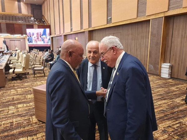 المالكي يهنئ نظيره الأوغندي على نجاح القمتين