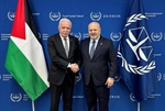 الوزير د.المالكي يلتقي المدعي العام للمحكمة الجنائية الدولية في لاهاي
