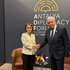 الوزير د.المالكي يلتقي نظيرته الرومانية على هامش منتدى انطاليا الدبلوماسي