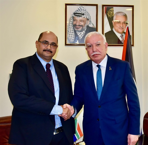 الوزير د.المالكي يلتقي سفير جمهورية جنوب أفريقيا المعتمد لدى دولة فلسطين