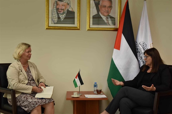 لدى لقائها ممثل فنلندا لدى دولة فلسطين..د.شاهين: الاعتراف بدولة فلسطين خطوة مهمة نحو تحقيق السلام وانهاء الاحتلال وحماية مبدأ حل الدولتين
