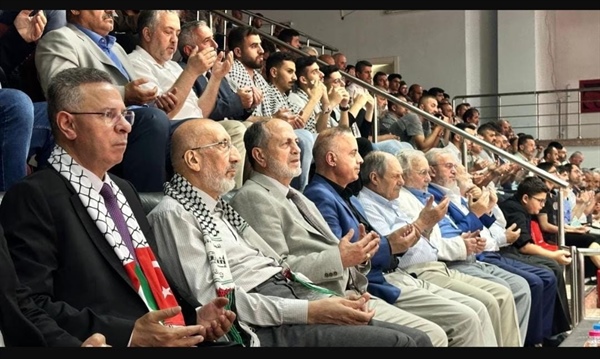 السفير فائد مصطفى يشارك في فعالية تضامنيه مع الشعب الفلسطيني في مدينة دوزجة التركية