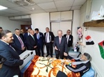 رئيس الوزراء يعود جرحى ومرضى قطاع غزة في مستشفى مدينة الطب في بغداد