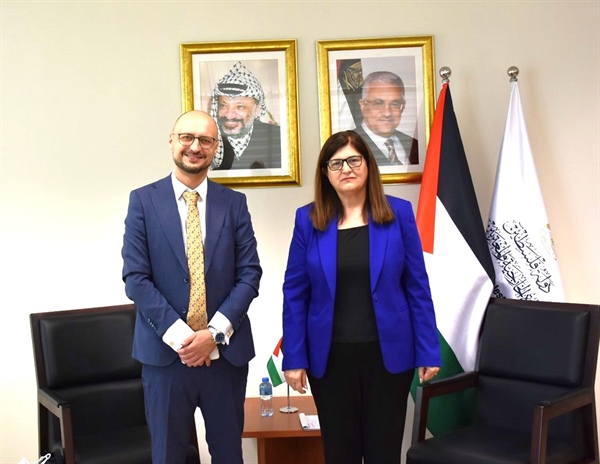 الوزيرة شاهين تبحث مع السفير الليتواني آفاق التعاون المشترك