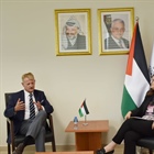 الوزيرة شاهين تطلع ممثل جمهورية بولندا في فلسطين على آخر المستجدات