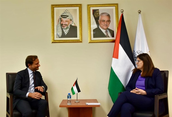 الوزيرة شاهين تلتقي القنصل العام الإيطالي