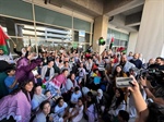 جمعية "Heal Palestine" بالتعاون والتنسيق مع وزارة الخارجية والمغتربين تستقبل 13 طفلا فلسطينيا من جرحى العدوان الإسرائيلي المتواصل على أبناء شعبنا في قطاع غزة