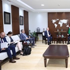 مصطفى يبحث مع السيناتور الأمريكي فان هولن آخر المستجدات وجهود وقف حرب الإبادة على شعبنا