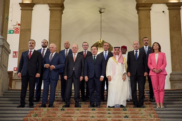 "بيان مدريد" يؤكد الالتزام بتنفيذ حل الدولتين ويطالب بانسحاب كامل لقوات الاحتلال من غزة