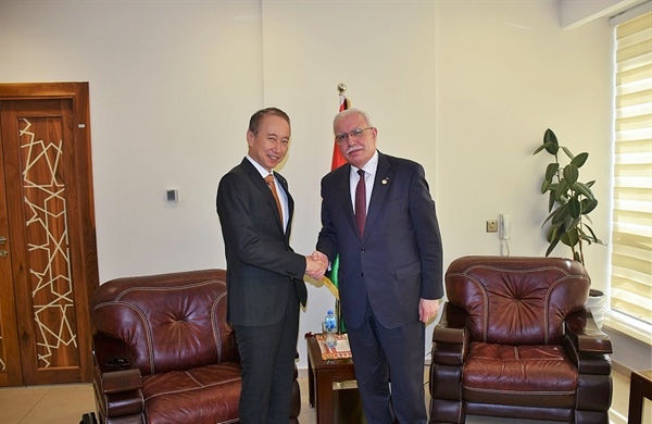 Malki receives the representative of Japan as part of the preparations for the Conference on Cooperation among East Asian Countries for Palestinian Development (CEAPAD)