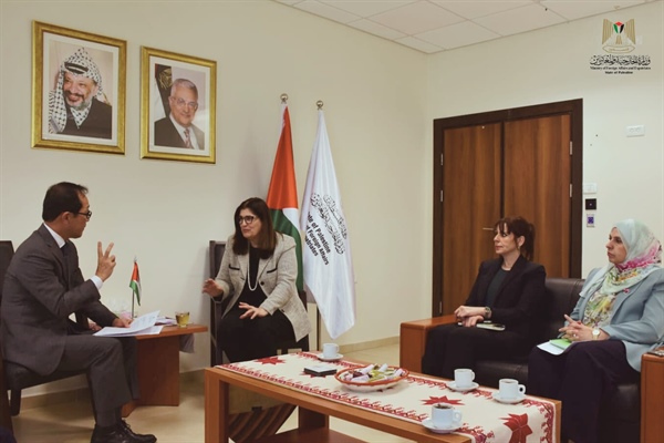 الوزيرة شاهين تودع السفير الياباني بمناسبة انتهاء مهامه الرسمية لدى دولة فلسطين