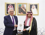 السفير مازن غنيم يقدم نسخة من أوراق اعتماده سفيراً مفوضاً فوق العادة لدى المملكة العربية السعودية