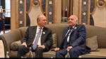 رئيس الوزراء يُطلع وزير الخارجية الجزائري على تطورات الأوضاع في فلسطين