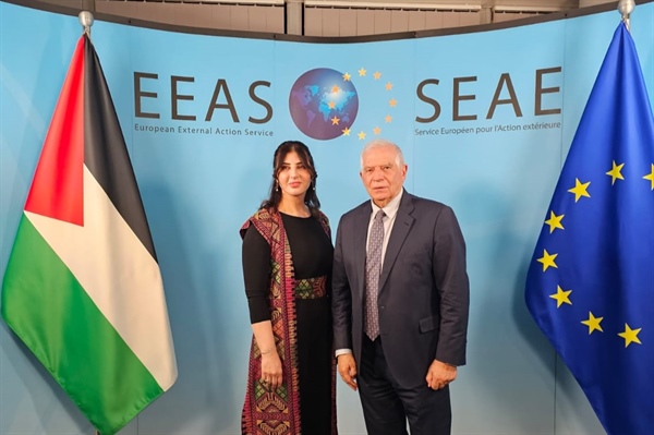 السفيرة جادو شكعة تسلم بوريل رسالة مهمتها كممثل دولة فلسطين لدى الاتحاد الأوروبي