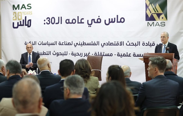 مصطفى: الاقتصاد الوطني تعرّض لصدمة مزدوجة جراء الحرب على قطاع غزة