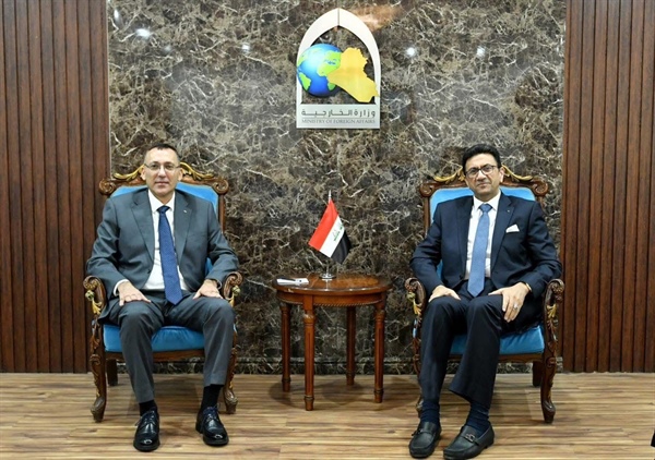 السفير الرويضي ومساعد وزير الخارجية العراقي يبحثان تعزيز العلاقات الثنائية