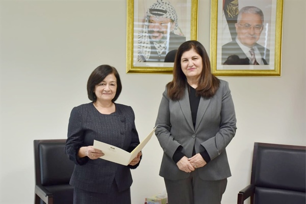 Minister Shaheen hands Credentials as the Honorary Consuls of Honduras and Sri Lanka to the State of Palestine