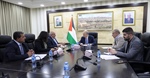 مصطفى يُوجِّه لتوفير مراكز إيواء واحتياجات النازحين من شمال الضفة الغربية