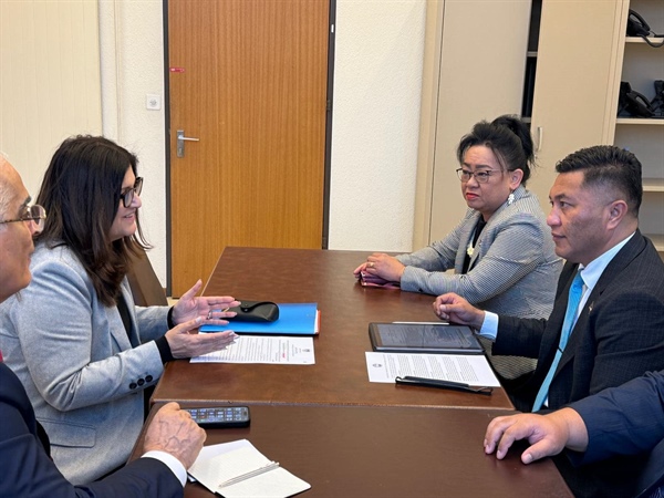 Shaheen  Meets Minister of Foreign Affairs of the Republic of the Marshall Islands to Discuss Latest Developments