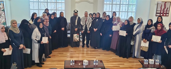 سفارة فلسطين لدى قطر تُخرّج المشاركات في دورة "خطواتك نحو مشروعك الأول"