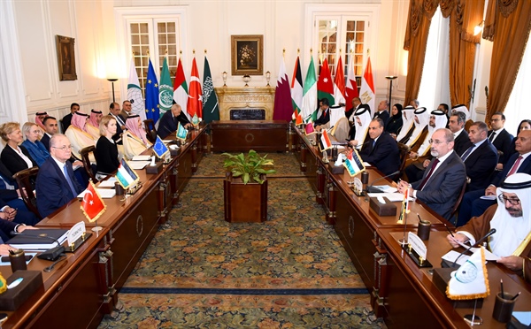 اللجنة الوزارية العربية الإسلامية تؤكد وحدة الأراضي الفلسطينية ورفض نقل أو تهجير الشعب الفلسطيني