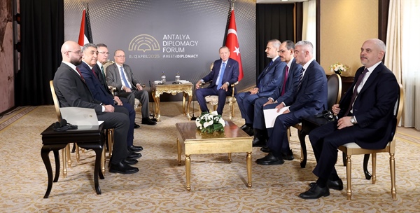 President Erdoğan receives Prime Minister Mustafa, who warns of famine and medical shortages in Gaza