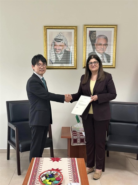 Minister Shaheen Receives Credentials of Korea’s New Representative, Calls for Recognition of the State of Palestine