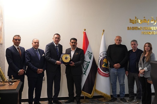 الرويضي يبحث مع رئيس غرفة تجارة بغداد تعزيز العلاقات الاقتصادية والتعاون الثنائي