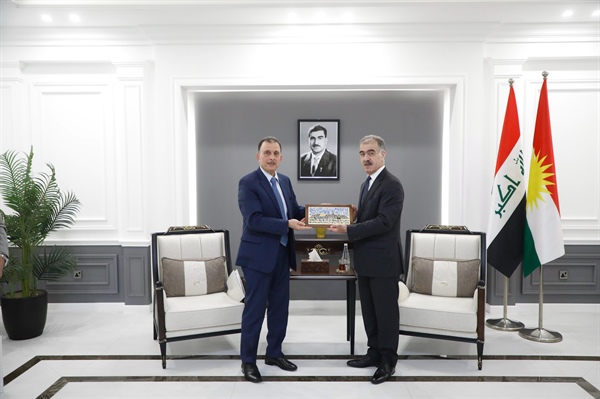 السفير الكركي يطلع الوزير دزي على آخر التطورات في فلسطين