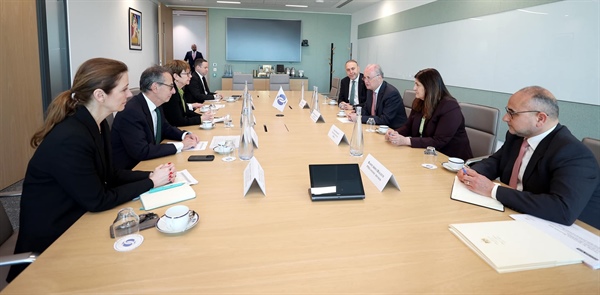 PM Mustafa briefs UK officials on developments in Palestine; reaffirms that ending Israeli genocidal war and occupation are binding obligations under international law