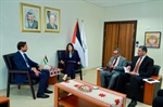 الوزيرة شاهين تبحث مع القنصل العام الإيطالي آخر المستجدات السياسية