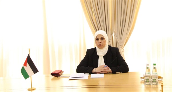 السفيرة أبو حجلة تقدم أوراق اعتمادها للرئيس التركماني سفيرةً مفوضةً وفوق العادة لدولة فلسطين لدى تركمانستان