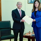 الوزيرة شاهين تستقبل السفير الصيني وتثمن مواقف بلاده الداعمة للقضية الفلسطينية
