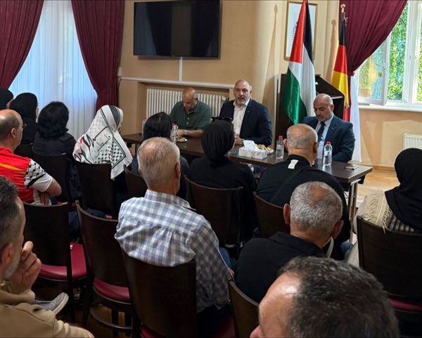 السفير عرفة يبحث مع أبناء الجالية التحديات التي تواجهها وضرورة التنسيق المستمر