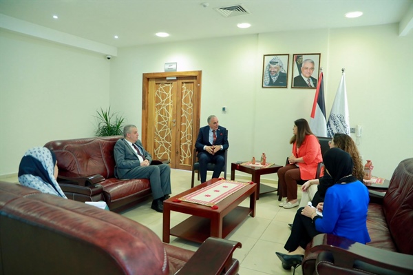 الوزيرة شاهين تلتقي القنصل الفخري لماليزيا لدى دولة فلسطين