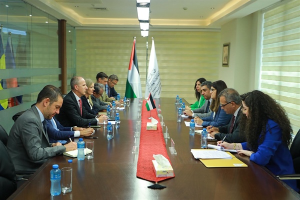 الوزيرة شاهين تعقد اجتماعاً طارئاً مع ممثلي دول مجموعة "G7" في فلسطين