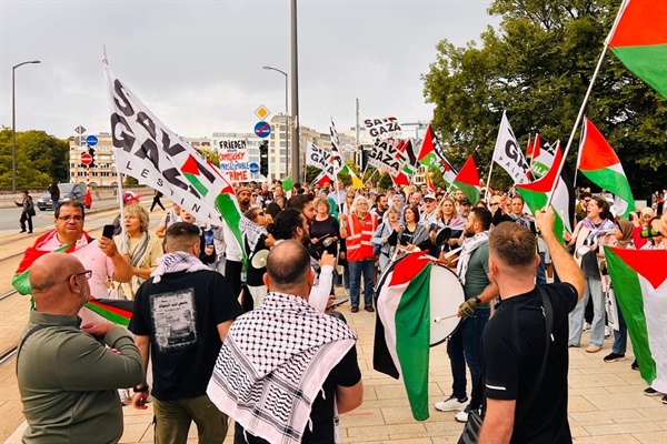 بعثة دولة فلسطين تشارك في مسيرة تضامنية في لوكسمبورغ