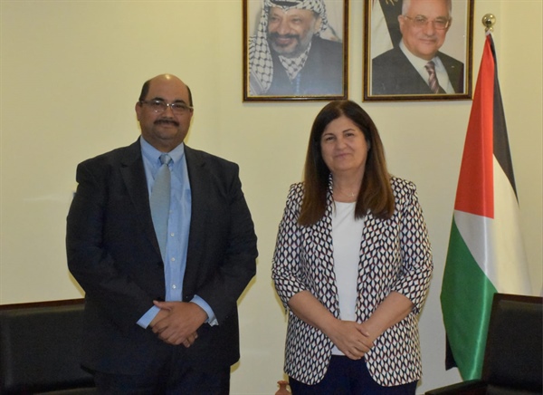 الوزيرة شاهين تستقبل سفير جنوب أفريقيا ويبحثان آخر المستجدات السياسية وسبل تعزيز العلاقات الثنائية