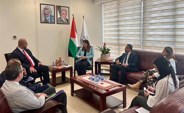 الوزيرة شاهين تلتقي المدير الإقليمي للمنظمة الدولية للهجرة